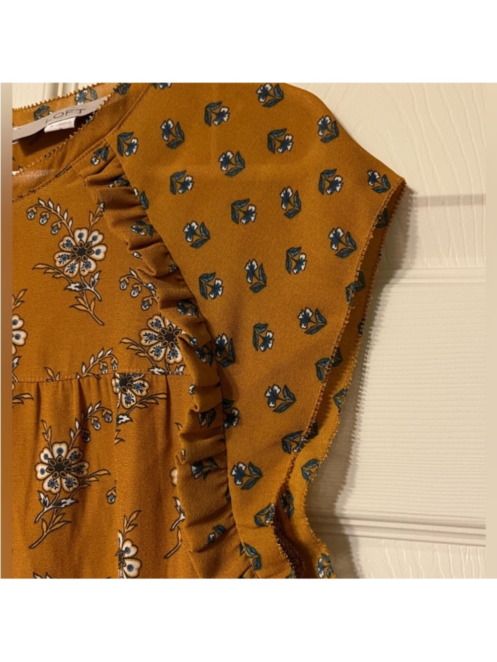 LOFT Rust Floral Ruffle Sleeve Top - Picture 3 of 7